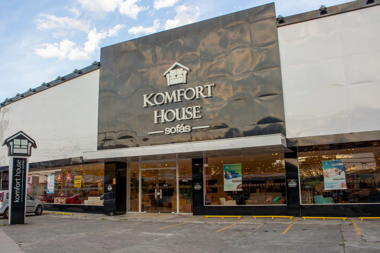 Fotografia da fachada da Komfort House Guarapiranga